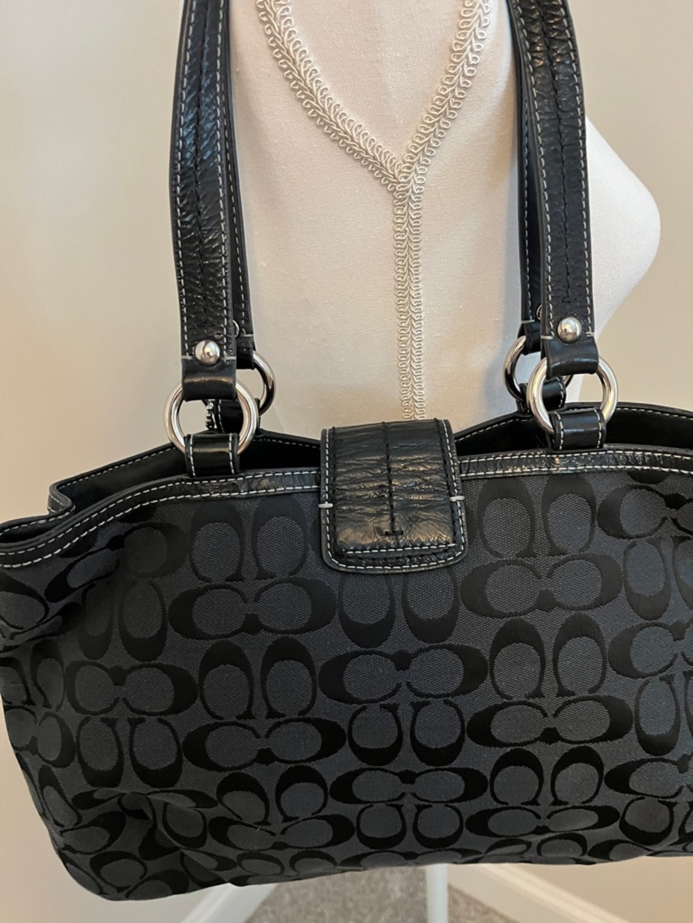 Coach Black Signature Canvas Shoulder Bag with Leather Trim - Picture 5 of 9